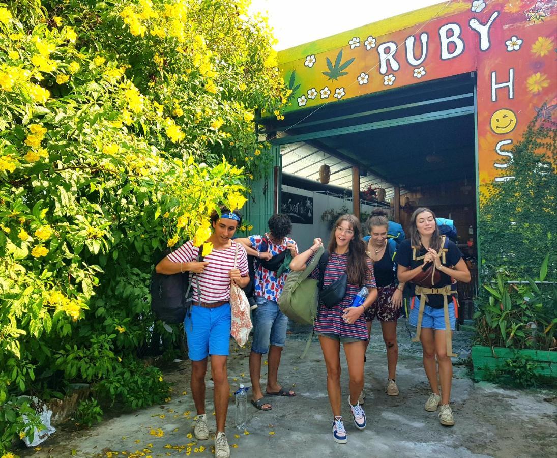 Ruby Phu Quoc Hostel Dış mekan fotoğraf